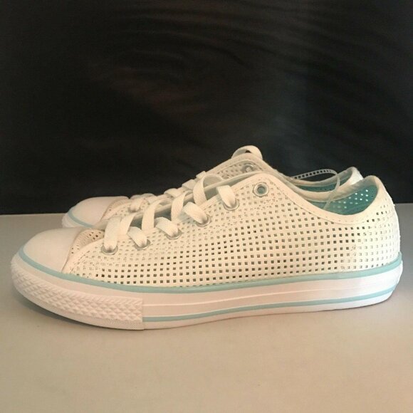 Converse All Star Youth Sneakers Junior White Perforated Low Top Shoes Size 5 - Picture 3 of 6